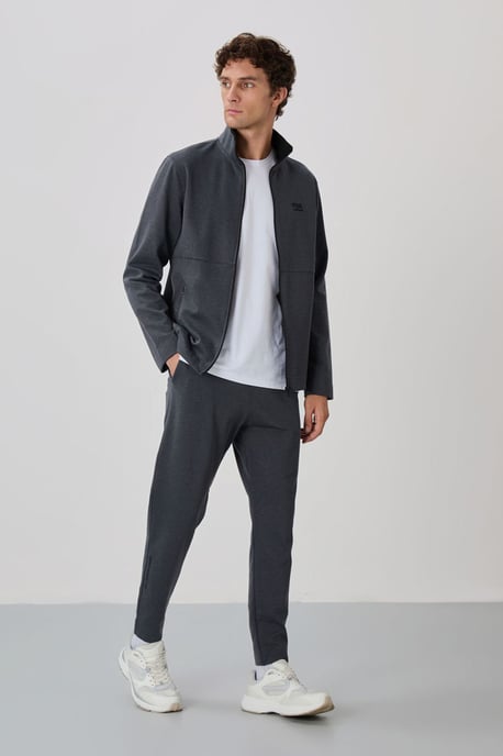 HerenSet met Sweatshirt met Ritskraag en Broek - Image 1