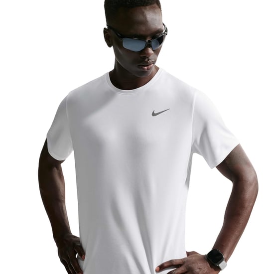 Nike Heren T-shirt Miler met Swoosh en reflecterende details (Wit) - Image 1