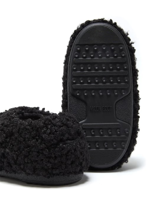 Moon Boot Kinderen Faux Krullende Slippers in Zwart - Image 5