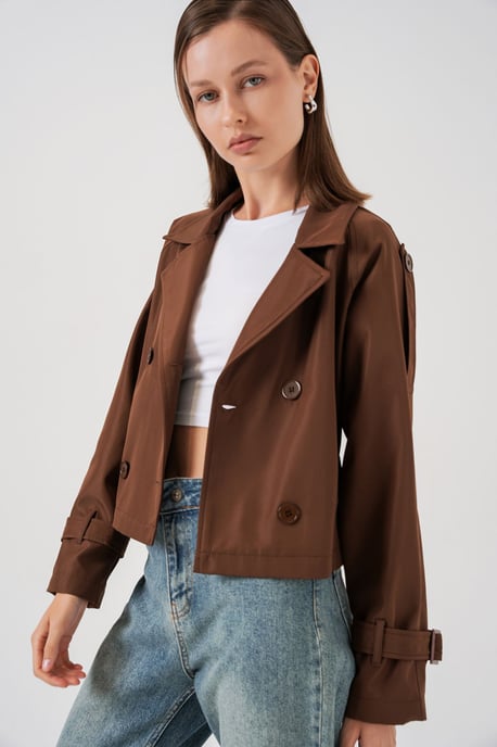 Korte Bouwde Trenchcoat - Image 3