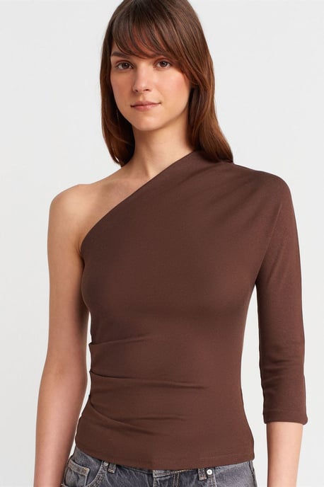 Off-shoulder Cut-out Slim-fit Blouse - Image 1