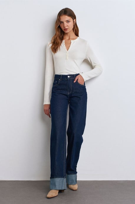 Slim Fit V-hals Knopenblouse - Image 3