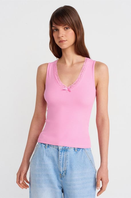 Mouwloze Kant Geribbelde V-hals Blouse - Image 1