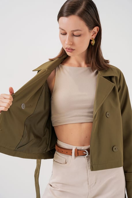 Korte Bouwde Trenchcoat - Image 4