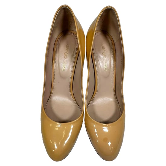Sergio Rossi Pumps in Beige Patentrein - Image 6