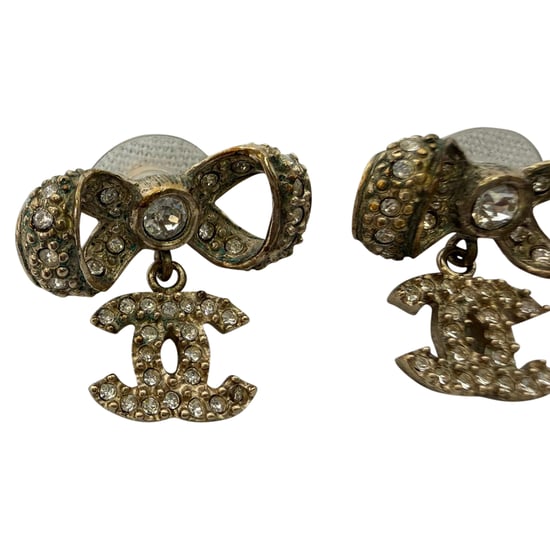 Chanel Kristallen CC Strik Dangle Oorbellen in Goudmetaal - Image 4