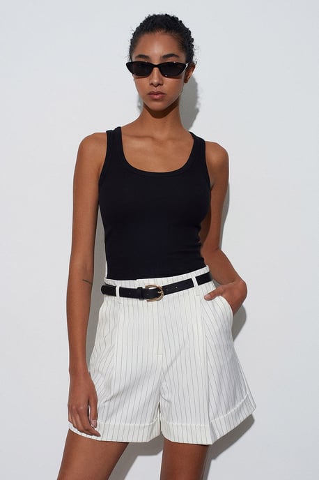 Hoog-geprisde Gestreepte Crepe Tailored Shorts - Image 3