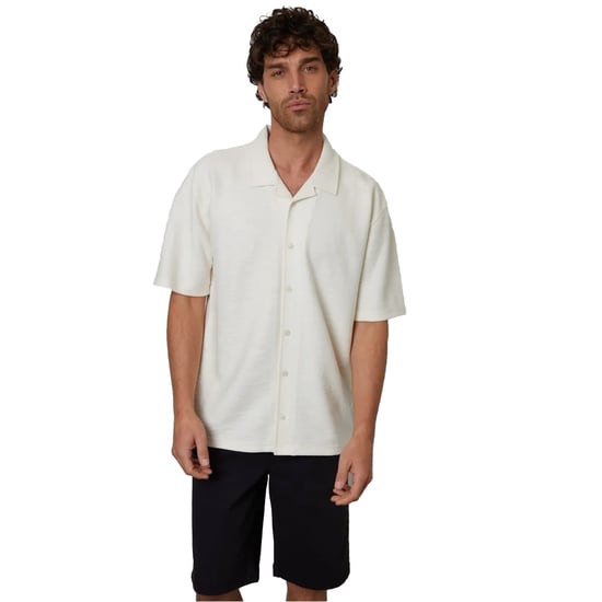 Threadbare Herenoverhemd met korte mouwen en een relaxte pasvorm van Antti (Ecru) - Image 2