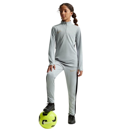 Nike Swoosh Drill-shirt voor kinderen van de Kids Academy (Grijs/Goud) - Image 4
