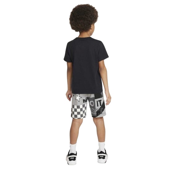 Nike Lifestyle-set met T-shirt en korte broek voor kinderen (Zwart) - Image 2