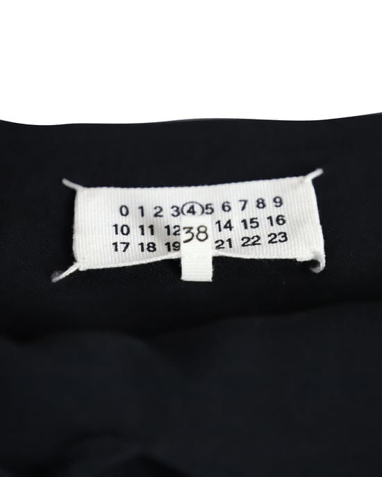 Mouwloze jurk met V-hals van Maison Margiela in zwart acetaat - Image 5