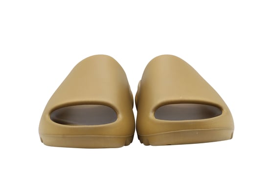 Yeezy Ochre Slide in Camel Rubber - Image 4