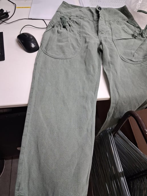 Isabel Marant Etoile cargo broek met plooien en zakken in groen linnen - Image 5