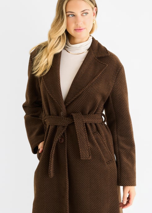 Lang model jasje met riem en chocoladekleurig chevronpatroon - Image 2