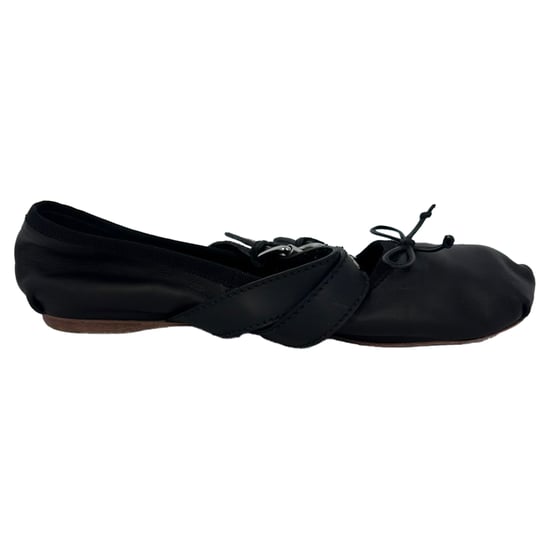 Miu Miu Ballerina's met Gespaccent in Zwart Leer - Image 1