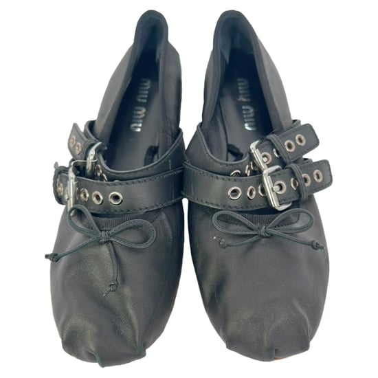 Miu Miu Ballerina's met Gespaccent in Zwart Leer - Image 3