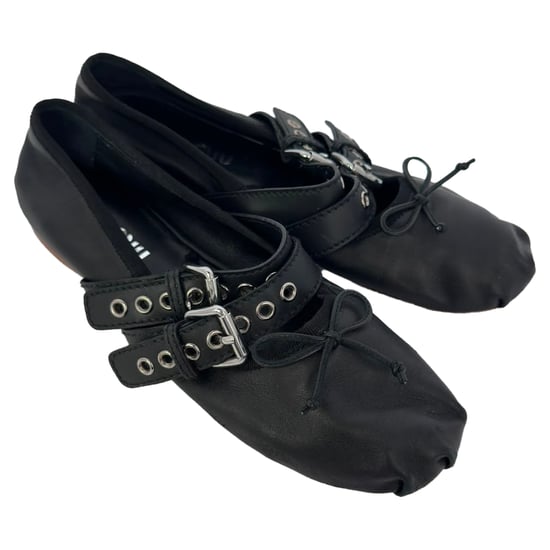 Miu Miu Ballerina's met Gespaccent in Zwart Leer - Image 5