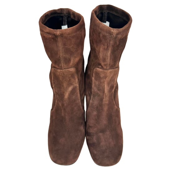 Stuart Weitzman Sleek 60 Enkellaarsjes in Bruin Suède - Image 5