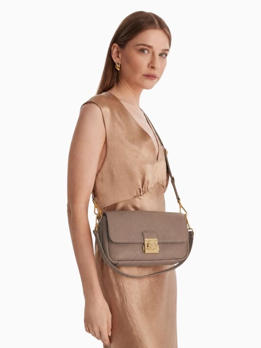 Coccinelle Schoudertas Warm Taupe - Image 5