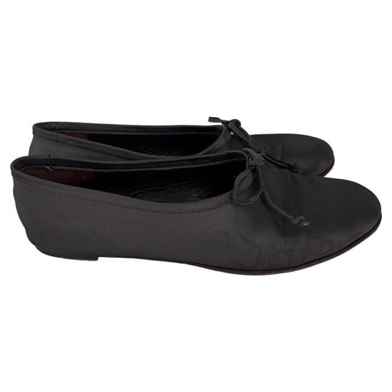 By Far Agnes bedekte, hoog uitgesneden ballerina's van zwart zijdesatijn. - Image 4