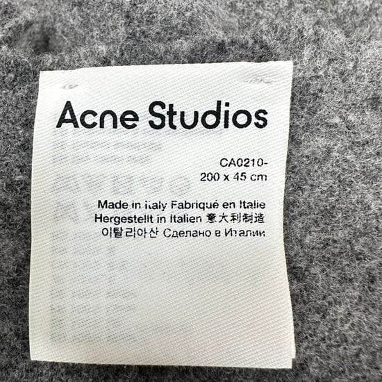 Acne Studios Franje Sjaal in Grijze Wol - Image 3