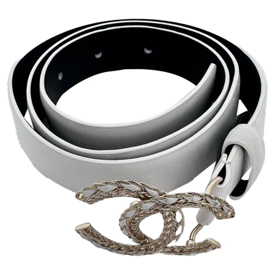 Chanel Keten In elkaar grijpende CC Logo Tailleband in Witte Leer - Image 2