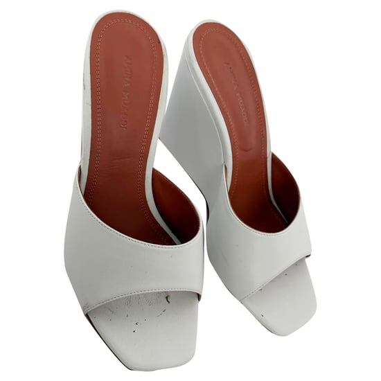 Amina Muaddi Lupita Wedge in wit nappaleer - Image 5