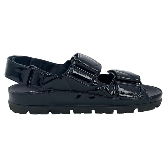 Prada Gequiltte Slingback Sport Sandalen in Zwart Lakleer - Image 1