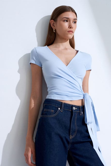 Crop Wrap Blouse met Strikdetail - Image 3