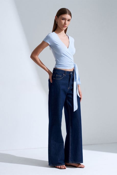 Crop Wrap Blouse met Strikdetail - Image 4