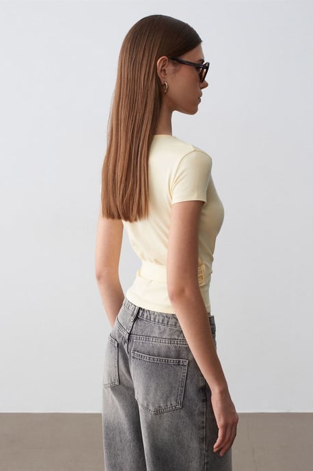 Crop Wrap Blouse met Strikdetail - Image 2