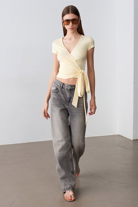 Crop Wrap Blouse met Strikdetail - Image 4