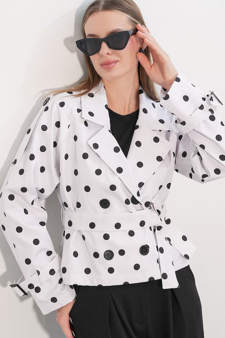 Korte Bouwde Trenchcoat - Image 6