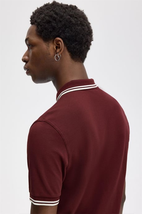 Fred Perry Twin Tipped Poloshirt in Bourgogne - Image 6