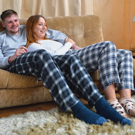 Sock Snob 4 Paar Heren Antislip Pantoffel Gezellige Sokken - Zwart / Oranje Streep - Image 4