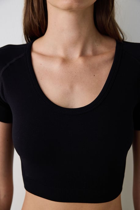 Korte Gebreide Body met U-Hals - Image 4