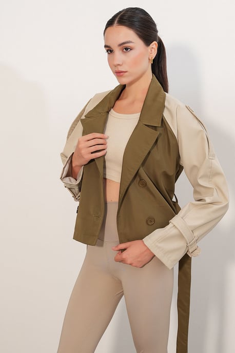 Korte Bouwde Trenchcoat - Image 4