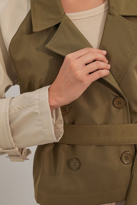 Korte Bouwde Trenchcoat - Image 5