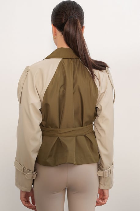 Korte Bouwde Trenchcoat - Image 6