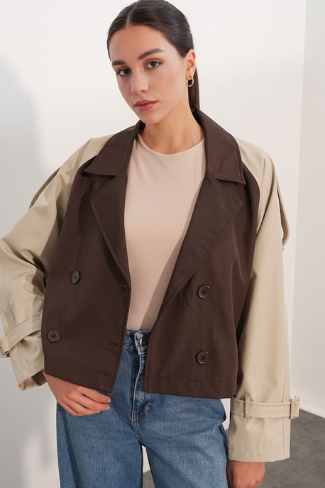 Korte Bouwde Trenchcoat - Image 3