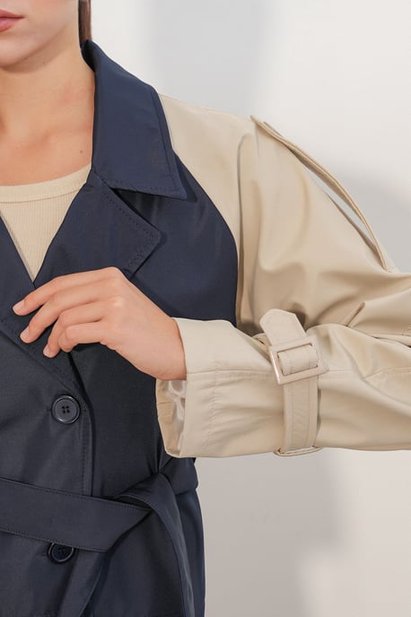 Korte Bouwde Trenchcoat - Image 5