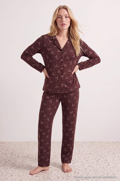 TRENDYOLMİLLA Dames 2-pack Bruin Met grafische print Lang, Regular fit Pyjama- Sets - Image 1