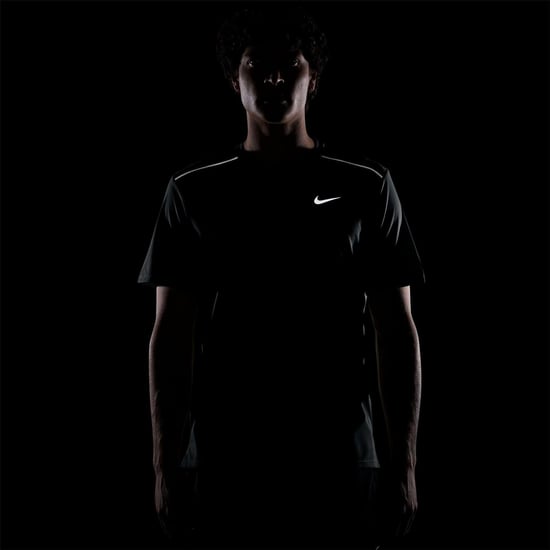 Nike Heren T-shirt Miler met Swoosh en reflecterende details (Rook Grijs) - Image 5