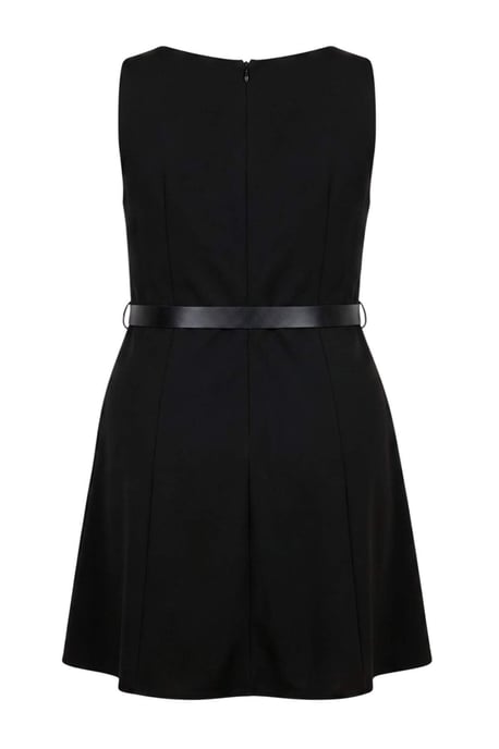 Trendyol Curve Dames Zwart Effen Kort / Mini Mouwloos Skater Grote maten Jurk - Image 5