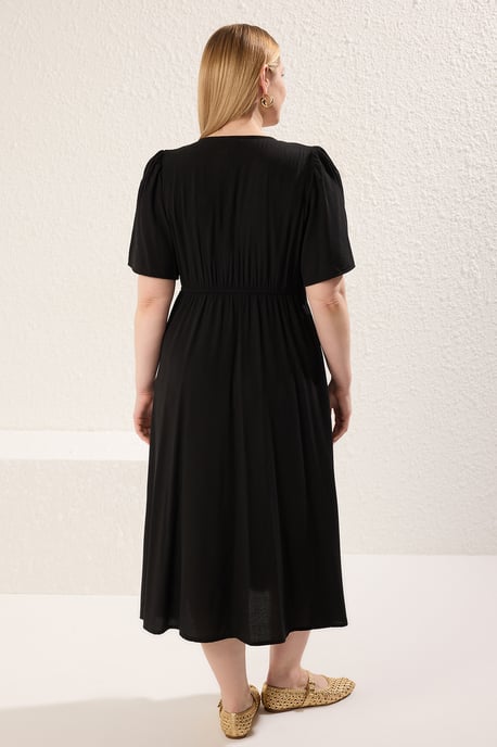 Trendyol Curve Dames Zwart Effen Midi Kort Casual A-lijn Grote maten Jurk - Image 4