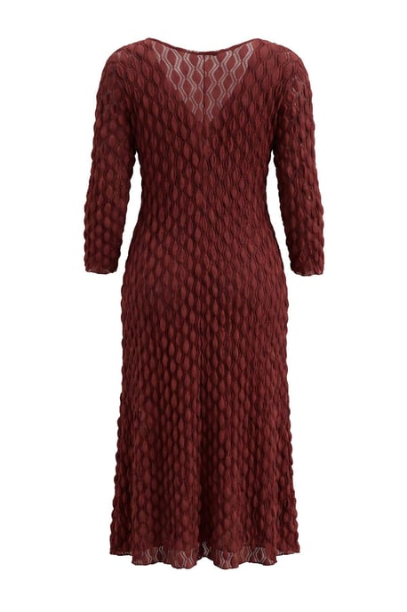 Trendyol Curve Dames Bordeaux Gestructureerd Midi Lang Bodycon Grote maten Jurk - Image 3