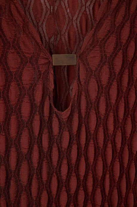 Trendyol Curve Dames Bordeaux Gestructureerd Midi Lang Bodycon Grote maten Jurk - Image 4