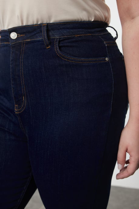 Trendyol Curve Dames Blauw Effen Skinny Hoge taille Grote maten Jeans - Image 3