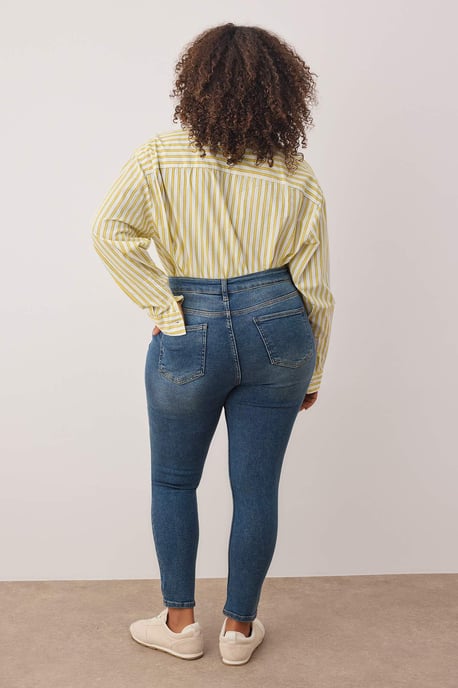 Trendyol Curve Dames Donkerblauw Effen Skinny Hoge taille Grote maten Jeans - Image 3