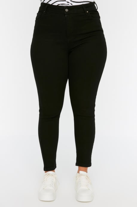 Trendyol Curve Dames Zwart Effen Skinny Hoge taille Grote maten Jeans - Image 2